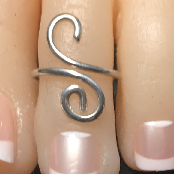 Sterling Silver Toe Ring/MIDI Ring - Free Spirit 10 Sterling Silver Toe Ring - Picture 3 of 7